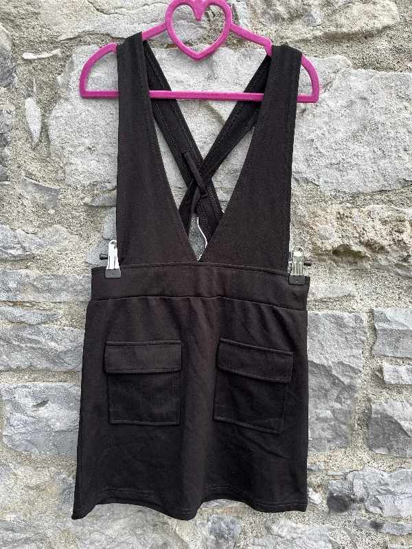 Black pinafore  9y (134cm)